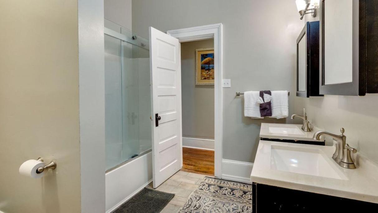 Comfortable Escape In Historic Downtown Savannah Bagian luar foto