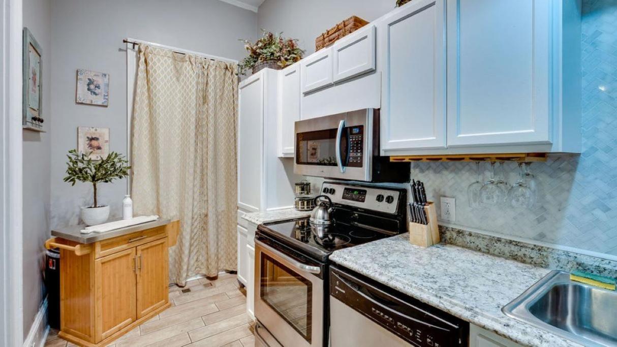 Comfortable Escape In Historic Downtown Savannah Bagian luar foto