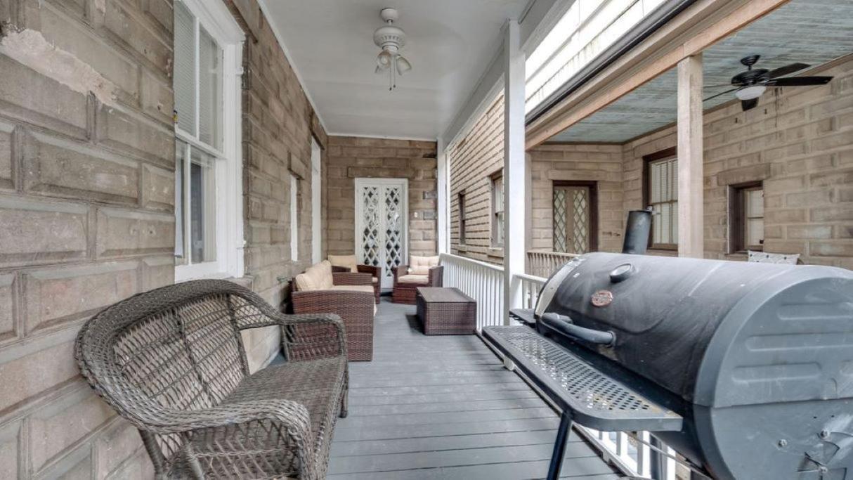 Comfortable Escape In Historic Downtown Savannah Bagian luar foto